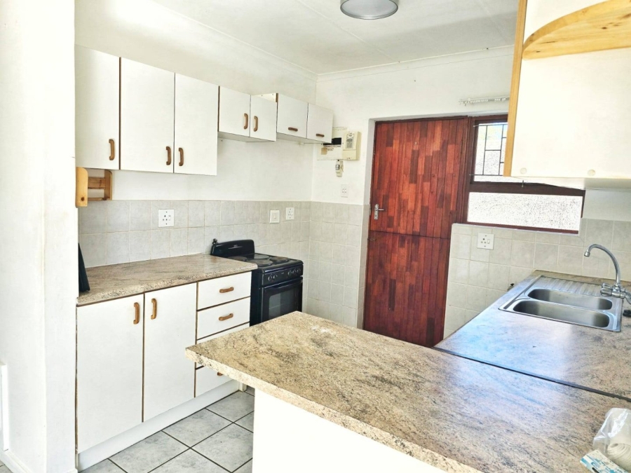 To Let 2 Bedroom Property for Rent in Kabega Park Eastern Cape